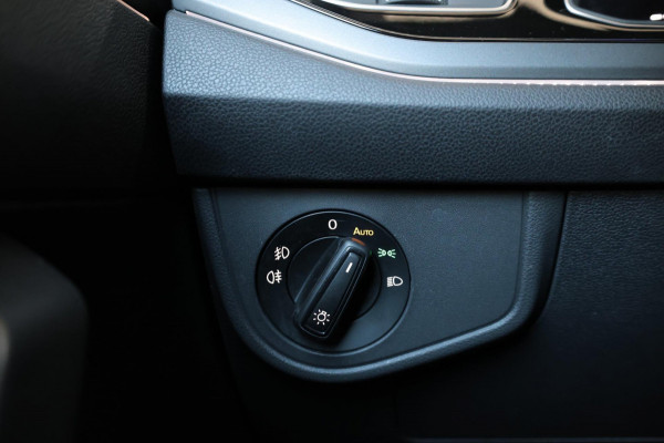 Volkswagen Taigo 1.0 TSI 3X R-LINE LED/VIRTUAL/SFEER/PANO/HALF LEDER+S.VERWARMING/18" LMV/CAM/ACC/ECC/12 MND GARANTIE!