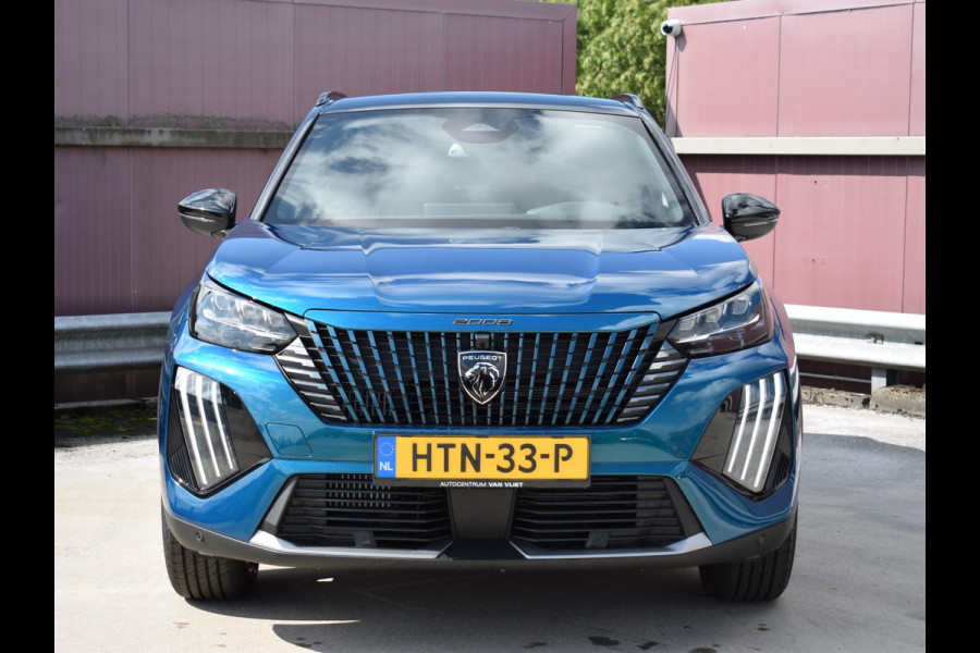 Peugeot 2008 1.2 Hybrid 136 GT | Stoelverwarming | Parkeersensoren + camera V + A | Navigatie | Massage stoelen