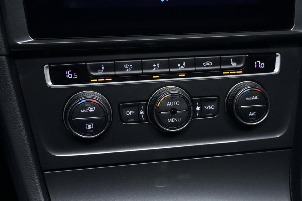 Volkswagen Golf 7.5 - 1.5 TSI R Line Automaat 150 PK | Pano-dak | Virtual | CarPlay | Acc | Stoelverwarming | Camera | Led | Pdc |