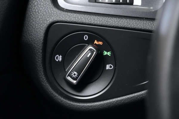 Volkswagen Golf 7.5 - 1.5 TSI R Line Automaat 150 PK | Pano-dak | Virtual | CarPlay | Acc | Stoelverwarming | Camera | Led | Pdc |