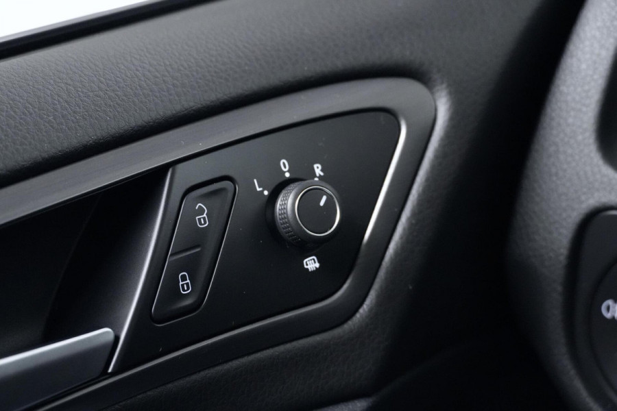 Volkswagen Golf 7.5 - 1.5 TSI R Line Automaat 150 PK | Pano-dak | Virtual | CarPlay | Acc | Stoelverwarming | Camera | Led | Pdc |