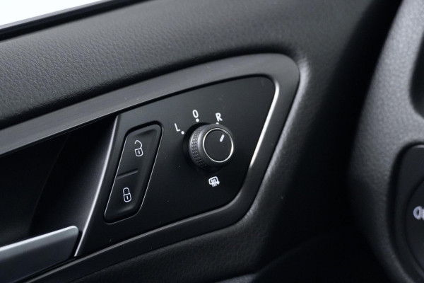 Volkswagen Golf 7.5 - 1.5 TSI R Line Automaat 150 PK | Pano-dak | Virtual | CarPlay | Acc | Stoelverwarming | Camera | Led | Pdc |