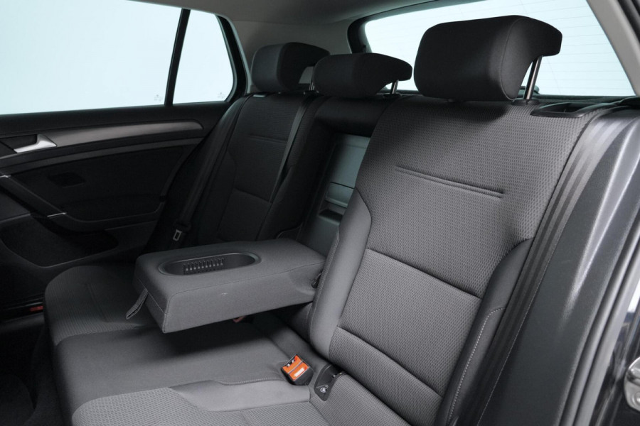 Volkswagen Golf 7.5 - 1.5 TSI R Line Automaat 150 PK | Pano-dak | Virtual | CarPlay | Acc | Stoelverwarming | Camera | Led | Pdc |