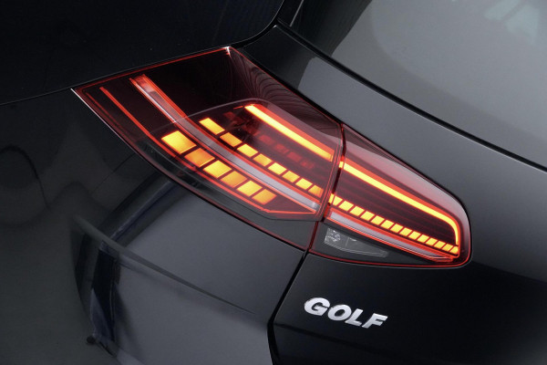 Volkswagen Golf 7.5 - 1.5 TSI R Line Automaat 150 PK | Pano-dak | Virtual | CarPlay | Acc | Stoelverwarming | Camera | Led | Pdc |