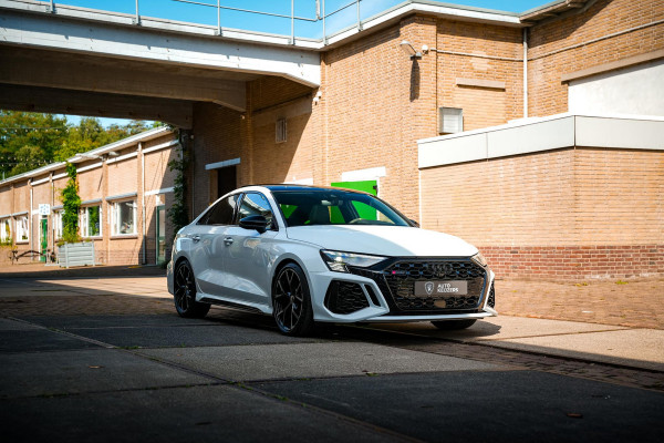 Audi A3 Limousine 2.5 TFSI RS 3 quattro Panoramadak B&O HUD ACC Hulk Edition Audi A3 Limousine 2.5 TFSI RS 3 quattro Panoramadak B&O HUD ACC Hulk Edition