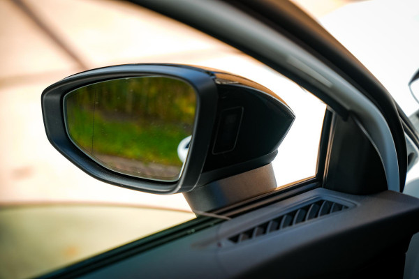 Audi A3 Limousine 2.5 TFSI RS 3 quattro Panoramadak B&O HUD ACC Hulk Edition Audi A3 Limousine 2.5 TFSI RS 3 quattro Panoramadak B&O HUD ACC Hulk Edition