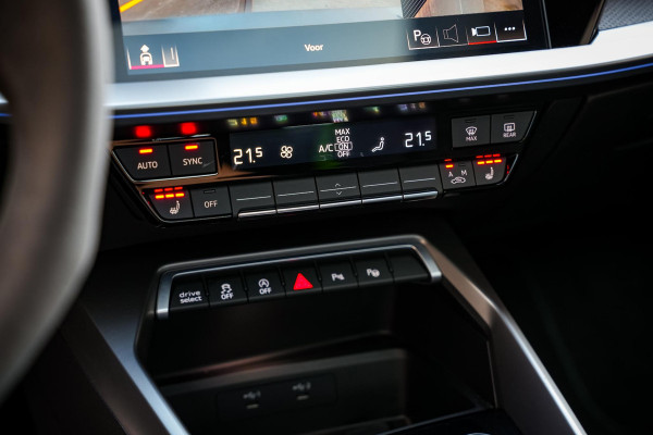 Audi A3 Limousine 2.5 TFSI RS 3 quattro Panoramadak B&O HUD ACC Hulk Edition Audi A3 Limousine 2.5 TFSI RS 3 quattro Panoramadak B&O HUD ACC Hulk Edition