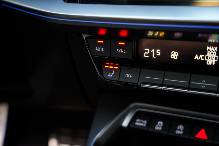 Audi A3 Limousine 2.5 TFSI RS 3 quattro Panoramadak B&O HUD ACC Hulk Edition Audi A3 Limousine 2.5 TFSI RS 3 quattro Panoramadak B&O HUD ACC Hulk Edition