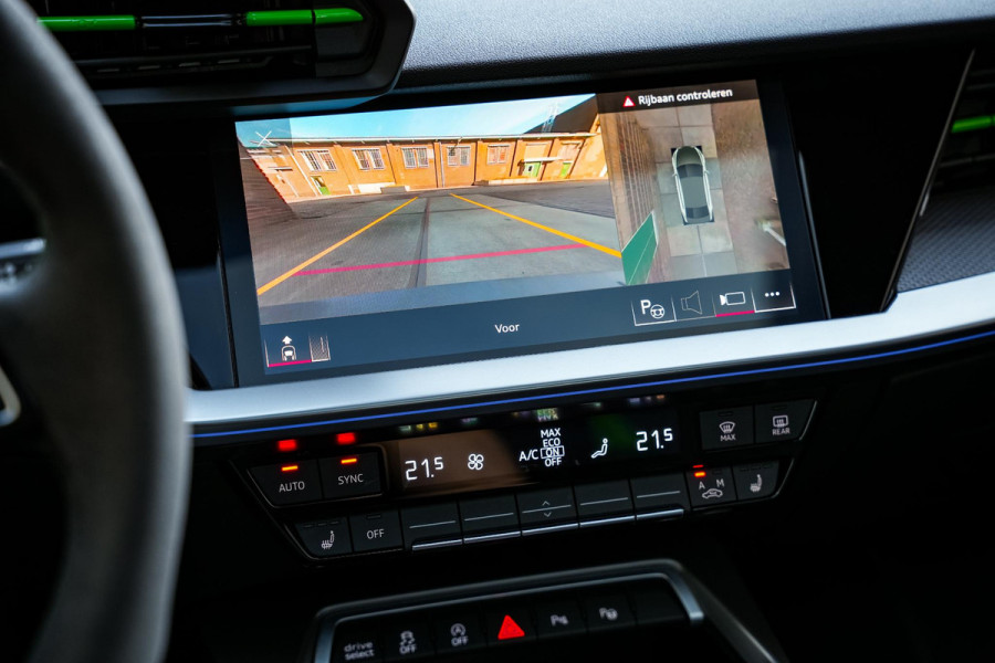 Audi A3 Limousine 2.5 TFSI RS 3 quattro Panoramadak B&O HUD ACC Hulk Edition Audi A3 Limousine 2.5 TFSI RS 3 quattro Panoramadak B&O HUD ACC Hulk Edition