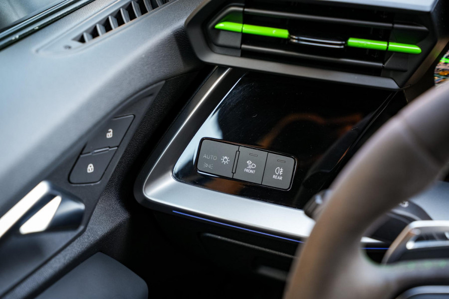 Audi A3 Limousine 2.5 TFSI RS 3 quattro Panoramadak B&O HUD ACC Hulk Edition Audi A3 Limousine 2.5 TFSI RS 3 quattro Panoramadak B&O HUD ACC Hulk Edition