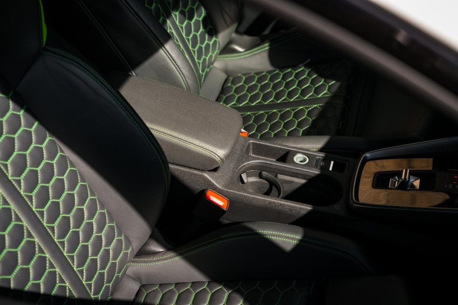 Audi A3 Limousine 2.5 TFSI RS 3 quattro Panoramadak B&O HUD ACC Hulk Edition Audi A3 Limousine 2.5 TFSI RS 3 quattro Panoramadak B&O HUD ACC Hulk Edition