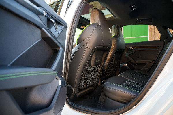 Audi A3 Limousine 2.5 TFSI RS 3 quattro Panoramadak B&O HUD ACC Hulk Edition Audi A3 Limousine 2.5 TFSI RS 3 quattro Panoramadak B&O HUD ACC Hulk Edition