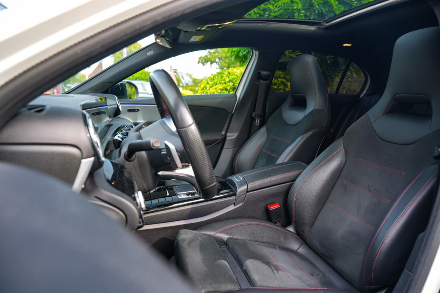 Mercedes-Benz A-Klasse 250 Premium Plus AMG Panodak Widescreen Ambient Adaptive Cruise Leer Alcantara Stoelverw.