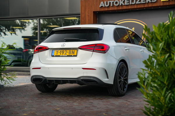 Mercedes-Benz A-Klasse 250 Premium Plus AMG Panodak Widescreen Ambient Adaptive Cruise Leer Alcantara Stoelverw.