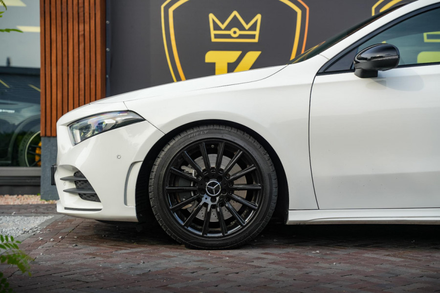 Mercedes-Benz A-Klasse 250 Premium Plus AMG Panodak Widescreen Ambient Adaptive Cruise Leer Alcantara Stoelverw.