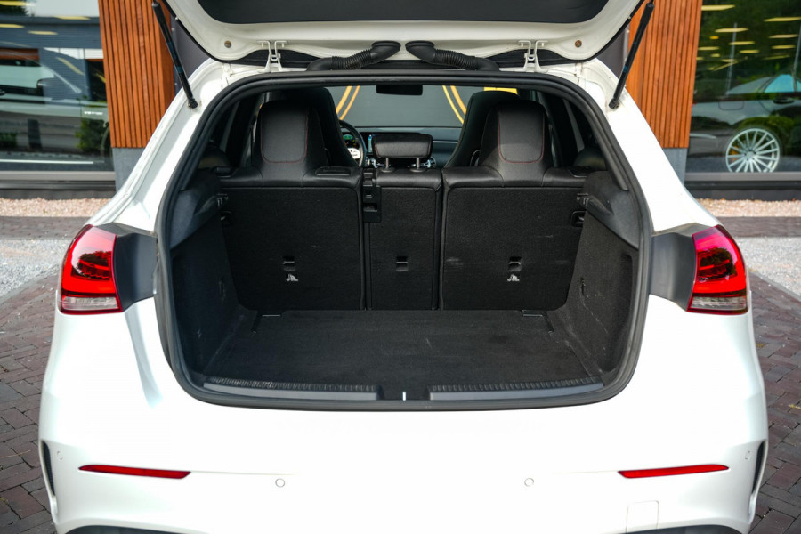 Mercedes-Benz A-Klasse 250 Premium Plus AMG Panodak Widescreen Ambient Adaptive Cruise Leer Alcantara Stoelverw.