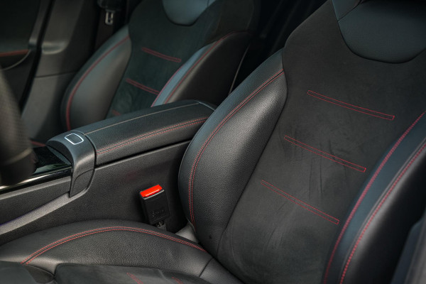 Mercedes-Benz A-Klasse 250 Premium Plus AMG Panodak Widescreen Ambient Adaptive Cruise Leer Alcantara Stoelverw.