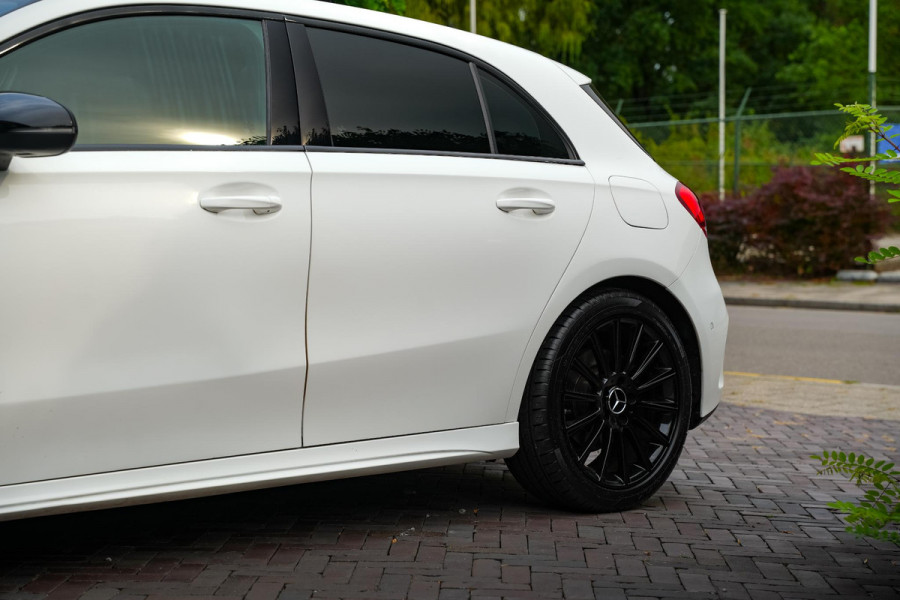 Mercedes-Benz A-Klasse 250 Premium Plus AMG Panodak Widescreen Ambient Adaptive Cruise Leer Alcantara Stoelverw.