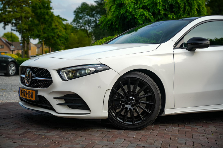 Mercedes-Benz A-Klasse 250 Premium Plus AMG Panodak Widescreen Ambient Adaptive Cruise Leer Alcantara Stoelverw.