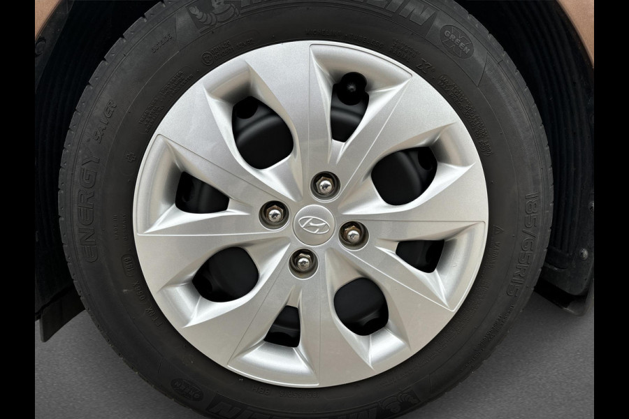 Hyundai i20 1.0 T-GDI Comfort Stoel- + stuurverwarming | parkeercamera achter | apple carplay en android auto