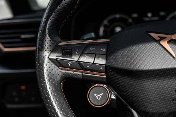 CUPRA Leon Sportstourer 1.4 e-Hybrid VZ Performance | Pano | Memory | Leder