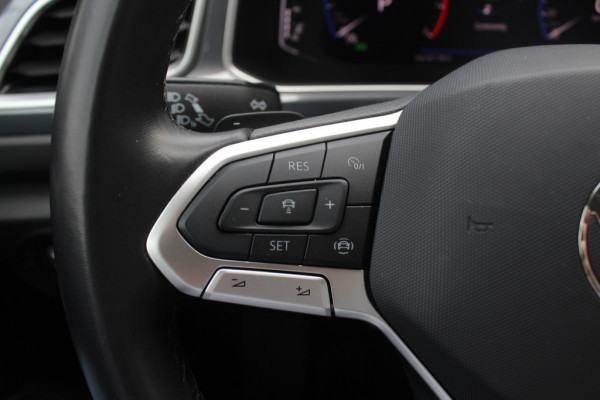 Volkswagen T-Roc 1.5 TSI Life Business / Camera / Apple CarPlay / Virtual Cockpit / 17'' / Dodehoek / DAB / Stoelverwarming / ACC