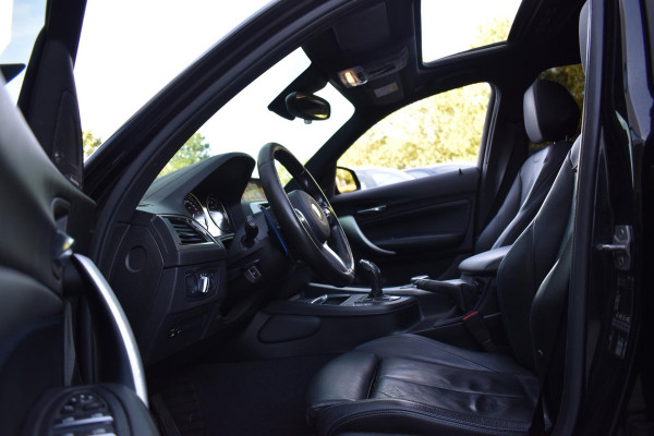 BMW 1-serie M140i High Executive Pano Camera Lane HK Leder NAP