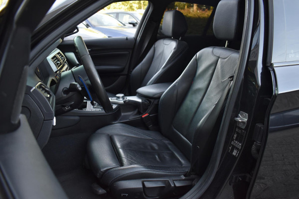 BMW 1-serie M140i High Executive Pano Camera Lane HK Leder NAP
