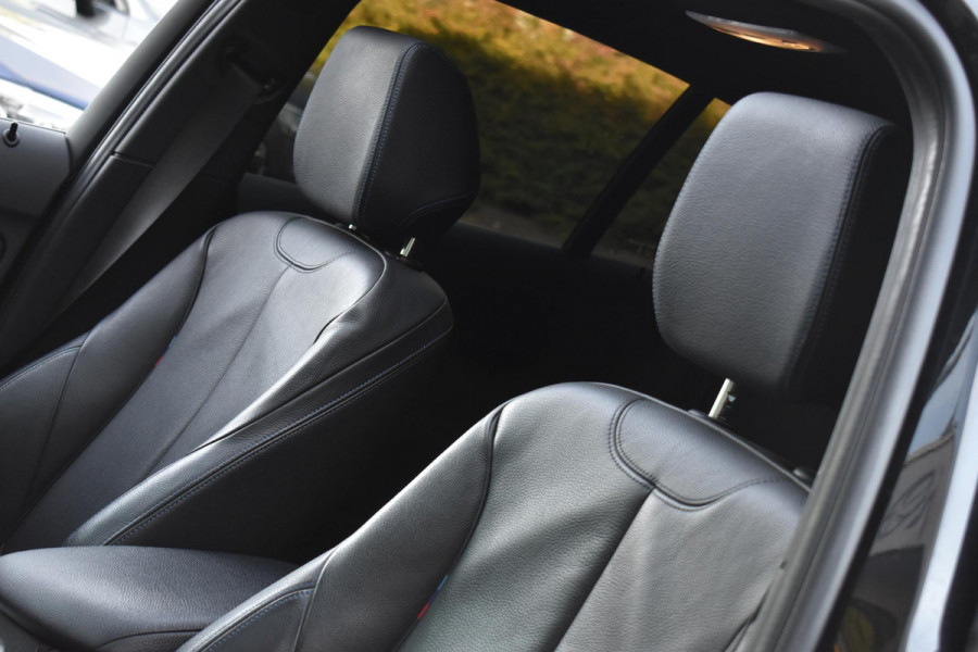BMW 1-serie M140i High Executive Pano Camera Lane HK Leder NAP