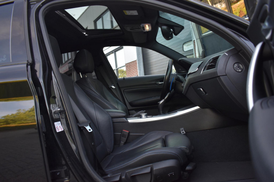 BMW 1-serie M140i High Executive Pano Camera Lane HK Leder NAP