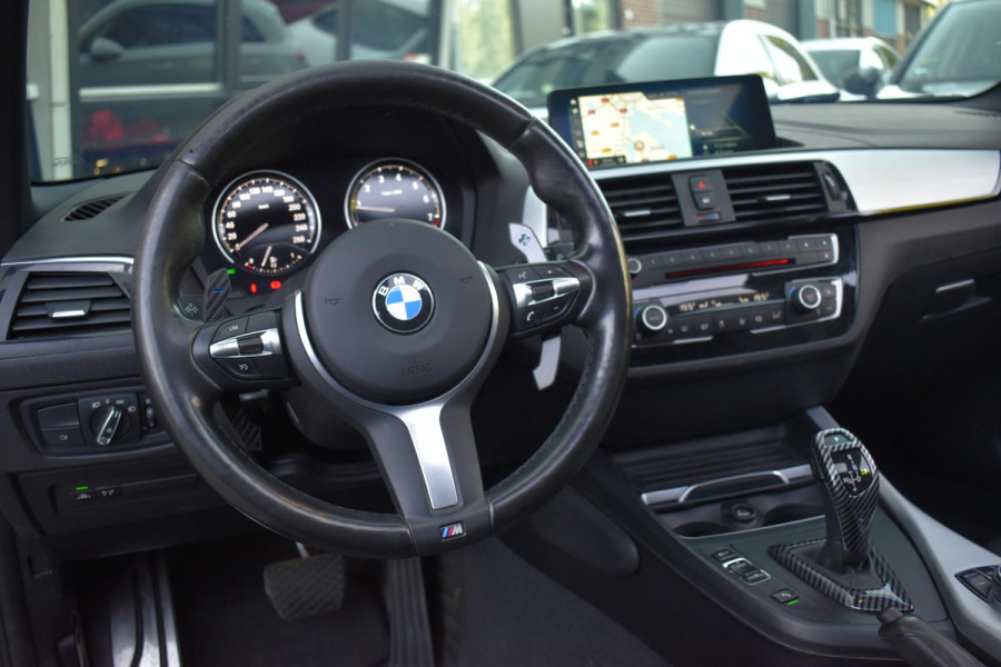 BMW 1-serie M140i High Executive Pano Camera Lane HK Leder NAP