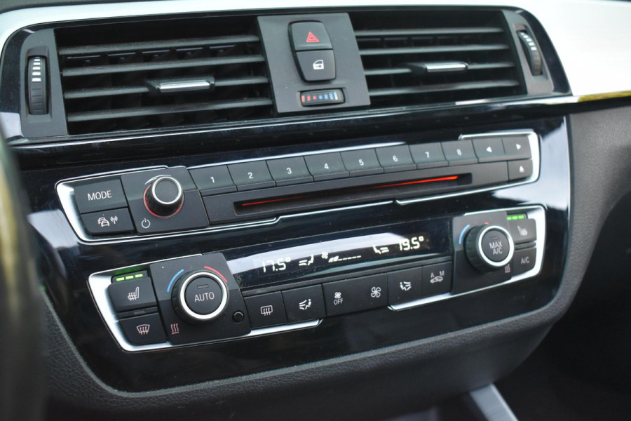 BMW 1-serie M140i High Executive Pano Camera Lane HK Leder NAP