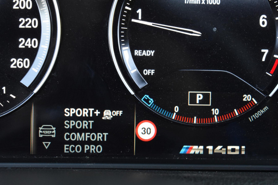 BMW 1-serie M140i High Executive Pano Camera Lane HK Leder NAP