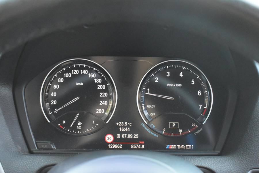 BMW 1-serie M140i High Executive Pano Camera Lane HK Leder NAP