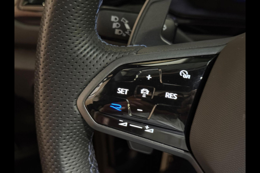 Volkswagen T-Roc 2.0 TSI 4Motion R | pano | keyless | Camera | CarPlay | ACC | stoel-/stuurverwarming Volkswagen T-Roc 2.0 TSI 4Motion R | pano | keyless | Camera | CarPlay | ACC | stoel-/stuurverwarming
