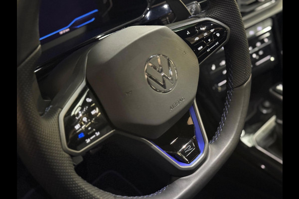 Volkswagen T-Roc 2.0 TSI 4Motion R | pano | keyless | Camera | CarPlay | ACC | stoel-/stuurverwarming Volkswagen T-Roc 2.0 TSI 4Motion R | pano | keyless | Camera | CarPlay | ACC | stoel-/stuurverwarming