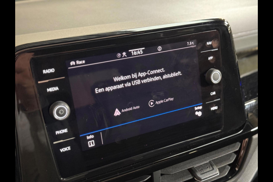 Volkswagen T-Roc 2.0 TSI 4Motion R | pano | keyless | Camera | CarPlay | ACC | stoel-/stuurverwarming Volkswagen T-Roc 2.0 TSI 4Motion R | pano | keyless | Camera | CarPlay | ACC | stoel-/stuurverwarming