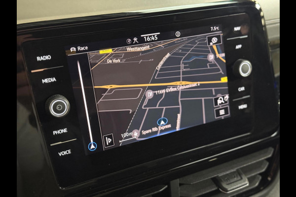 Volkswagen T-Roc 2.0 TSI 4Motion R | pano | keyless | Camera | CarPlay | ACC | stoel-/stuurverwarming Volkswagen T-Roc 2.0 TSI 4Motion R | pano | keyless | Camera | CarPlay | ACC | stoel-/stuurverwarming
