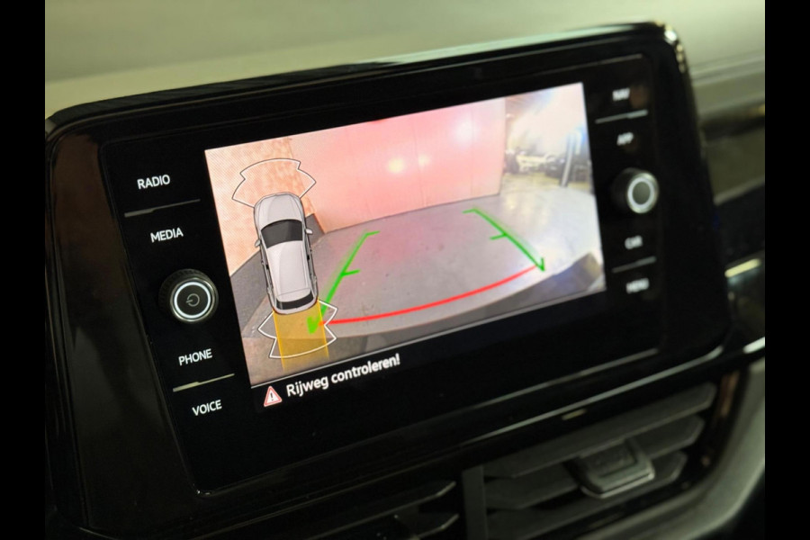 Volkswagen T-Roc 2.0 TSI 4Motion R | pano | keyless | Camera | CarPlay | ACC | stoel-/stuurverwarming Volkswagen T-Roc 2.0 TSI 4Motion R | pano | keyless | Camera | CarPlay | ACC | stoel-/stuurverwarming