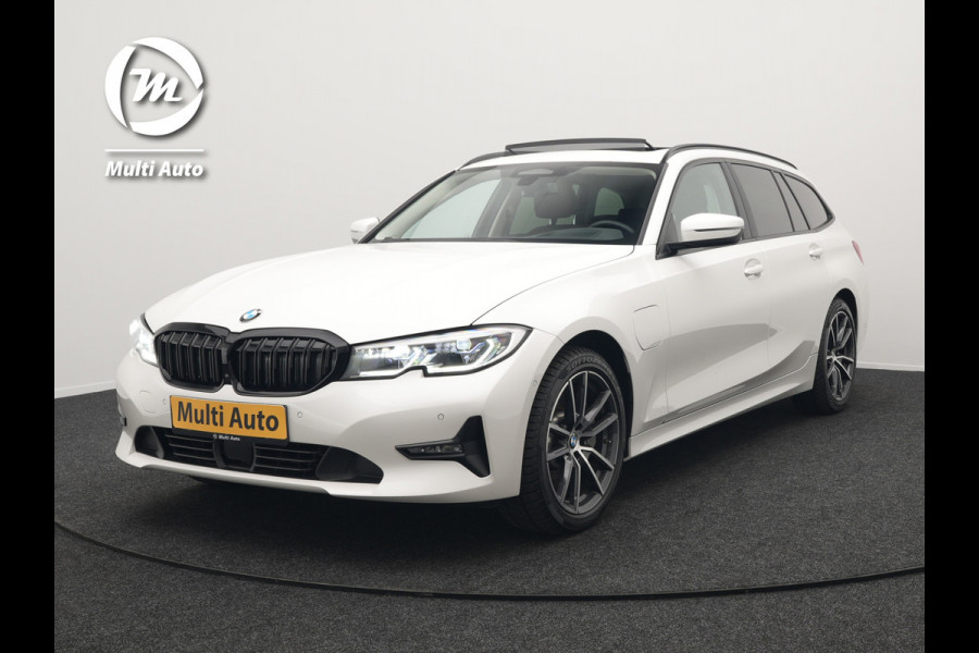 BMW 3 Serie Touring 330e Plug In Hybrid 293pk Dealer O.H PHEV | Trekhaak Af Fabriek | Panodak | Head Up | Adaptive Cruise | Laser LED | Lederen Sportstoelen Memory & Verwarmd | Keyless | Blis | Apple Carplay | Stuur Verwarmd | Navigatie | DAB |