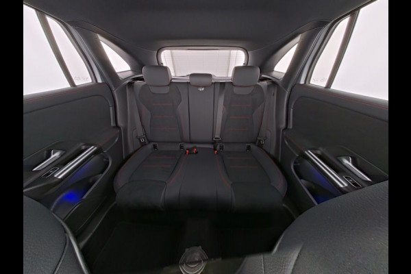 Mercedes-Benz GLA 250 e AMG Plug-In Hybride AMG Line | Head-up-Display | Distronic | 11Kw Laden | Stuur en Stoelverwarming | Sfeerverlichting. Inclusief 48 maanden Mercedes-Benz Certified garantie voor Europa.