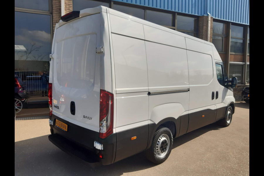 Iveco Daily 35S16V L2H2 156Pk Airco Cruise control 1420 Kg laadvermogen
