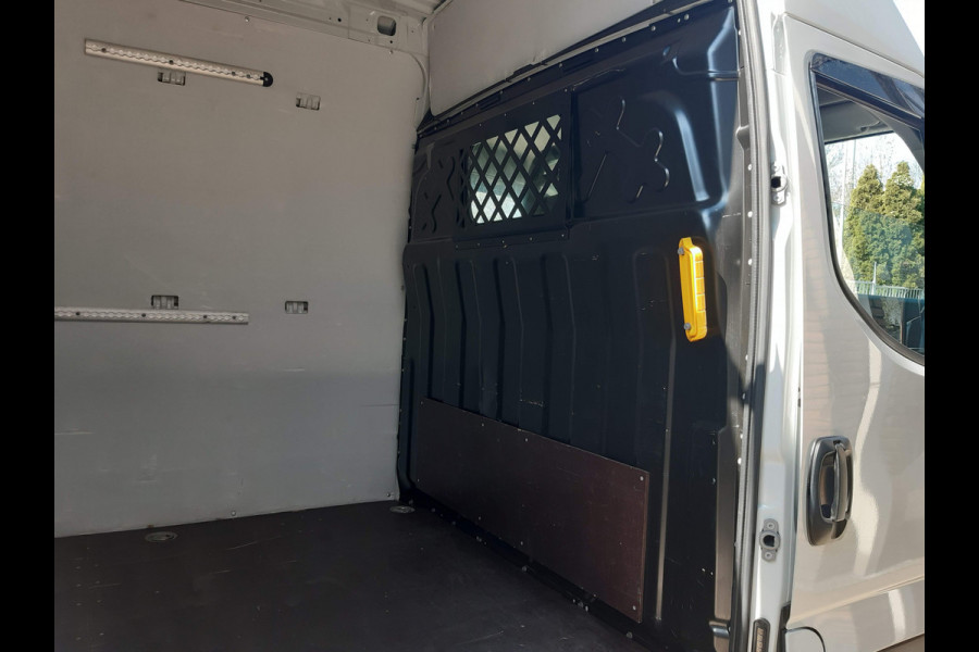 Iveco Daily 35S16V L2H2 156Pk Airco Cruise control 1420 Kg laadvermogen