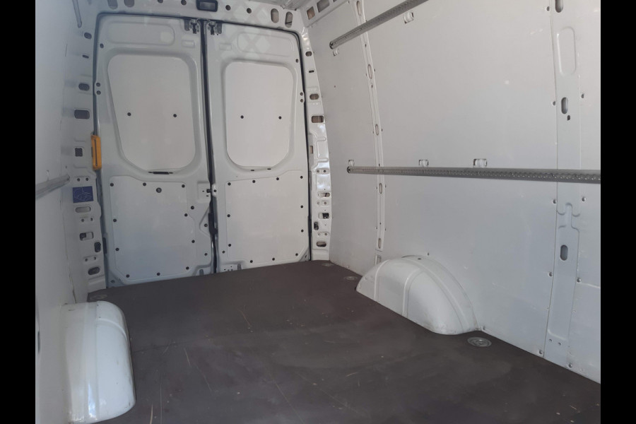 Iveco Daily 35S16V L2H2 156Pk Airco Cruise control 1420 Kg laadvermogen
