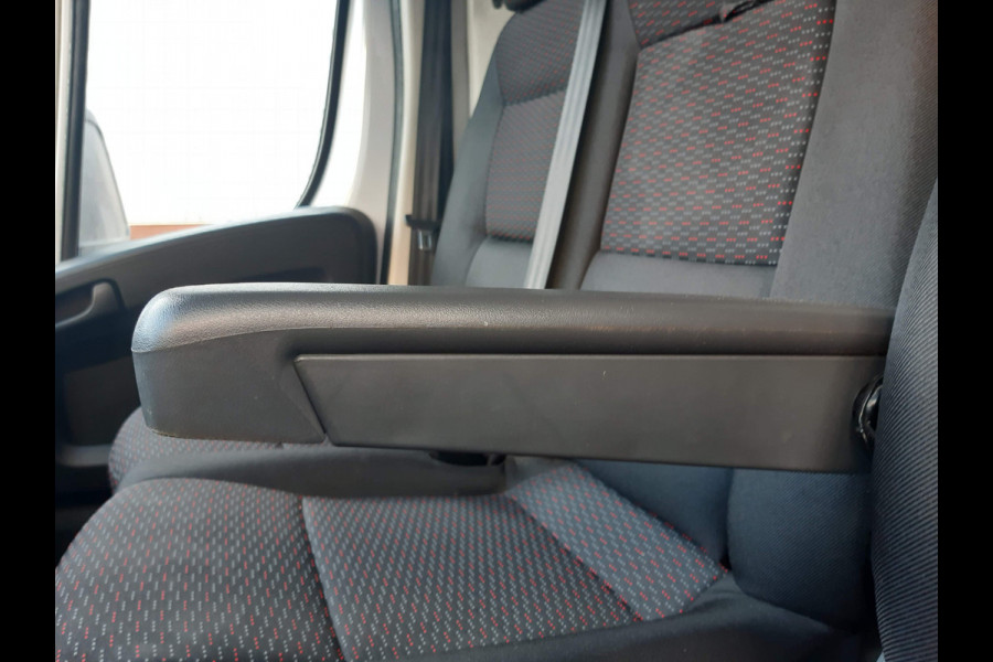 Peugeot Boxer 2.2 BlueHDi 140 Pk L2/H2 Airco Cruise Control Navigatie