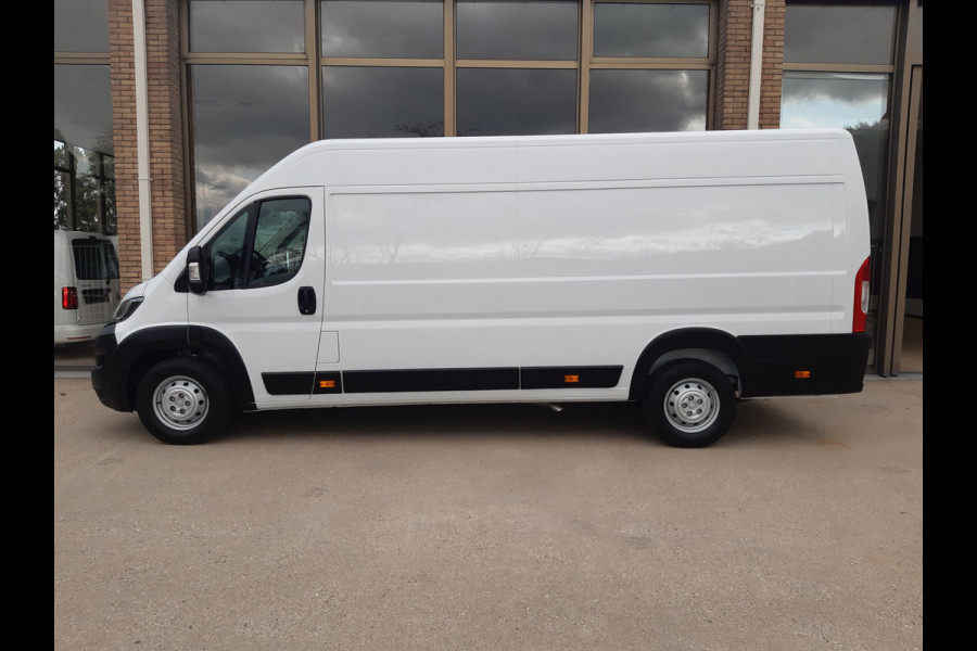 Peugeot Boxer 2.2 BlueHDI 140Pk L4H2 Airco Navi PDC Cruise control Achteruitrijcamera Peugeot Boxer 2.2 BlueHDI 140Pk L4H2 Airco Navi PDC Cruise control Achteruitrijcamera