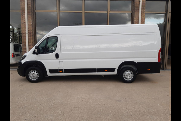 Peugeot Boxer 2.2 BlueHDI 140Pk L4H2 Airco Navi PDC Cruise control Achteruitrijcamera Peugeot Boxer 2.2 BlueHDI 140Pk L4H2 Airco Navi PDC Cruise control Achteruitrijcamera