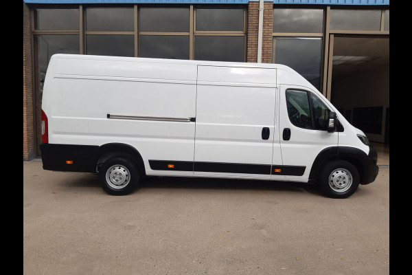 Peugeot Boxer 2.2 BlueHDI 140Pk L4H2 Airco Navi PDC Cruise control Achteruitrijcamera Peugeot Boxer 2.2 BlueHDI 140Pk L4H2 Airco Navi PDC Cruise control Achteruitrijcamera