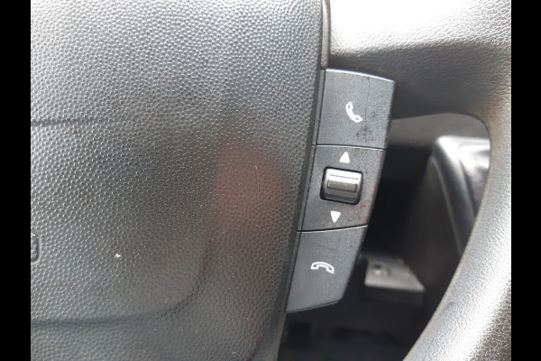 Peugeot Boxer 2.2 BlueHDI 140Pk L4H2 Airco Navi PDC Cruise control Achteruitrijcamera Peugeot Boxer 2.2 BlueHDI 140Pk L4H2 Airco Navi PDC Cruise control Achteruitrijcamera