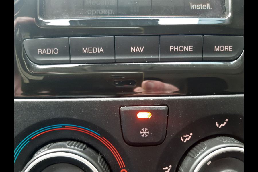 Peugeot Boxer 2.2 BlueHDI 140Pk L4H2 Airco Navi PDC Cruise control Achteruitrijcamera Peugeot Boxer 2.2 BlueHDI 140Pk L4H2 Airco Navi PDC Cruise control Achteruitrijcamera